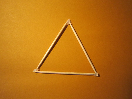 1. Dreiecke zusammen kleben